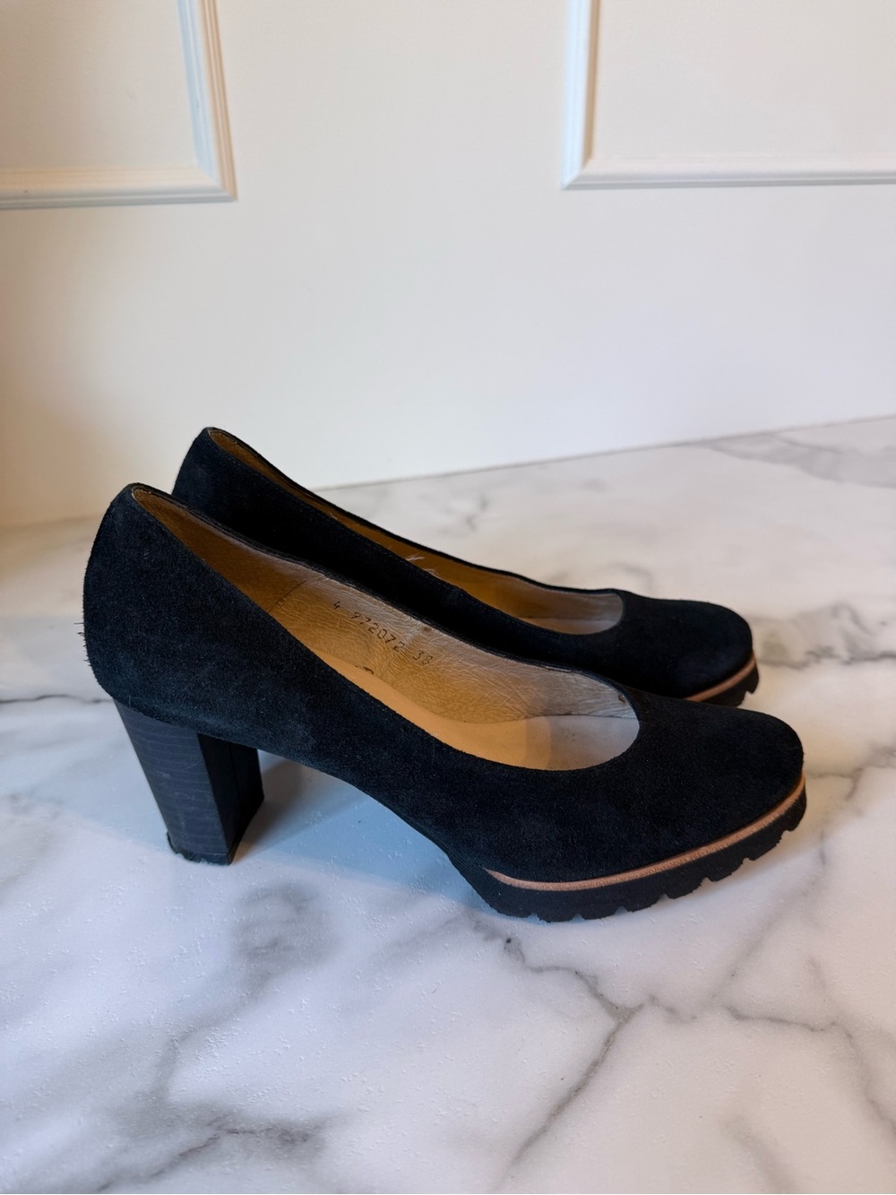 Gadea Black Suede Heels Business Casual Minimalist Career Corporate Girl size 8